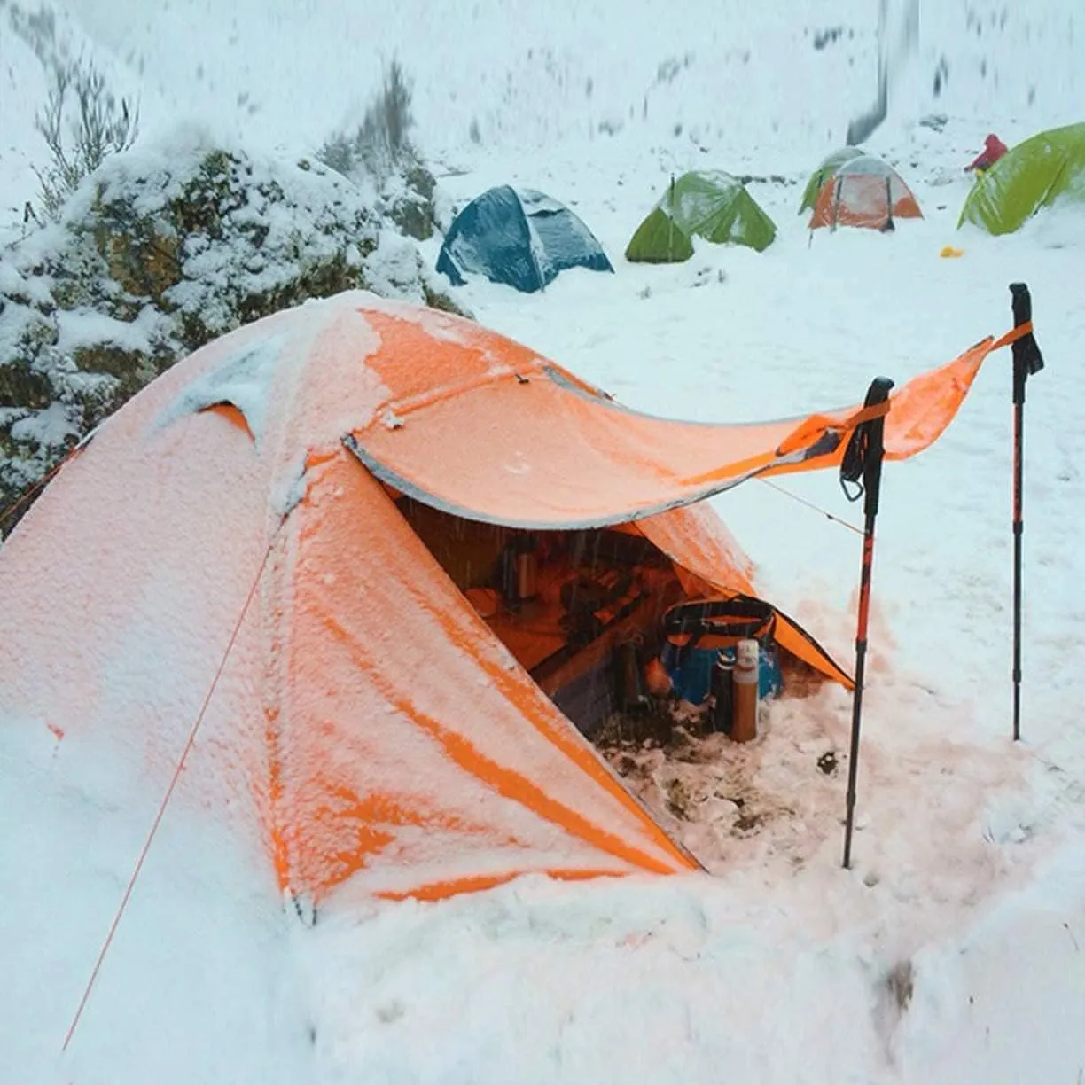 2 Person Camping Tent Lightweight Windproof 2 Doors Easy Setup Double Layer Outdoor Tent for Family Hunting Hiking Mountaineering Travel
