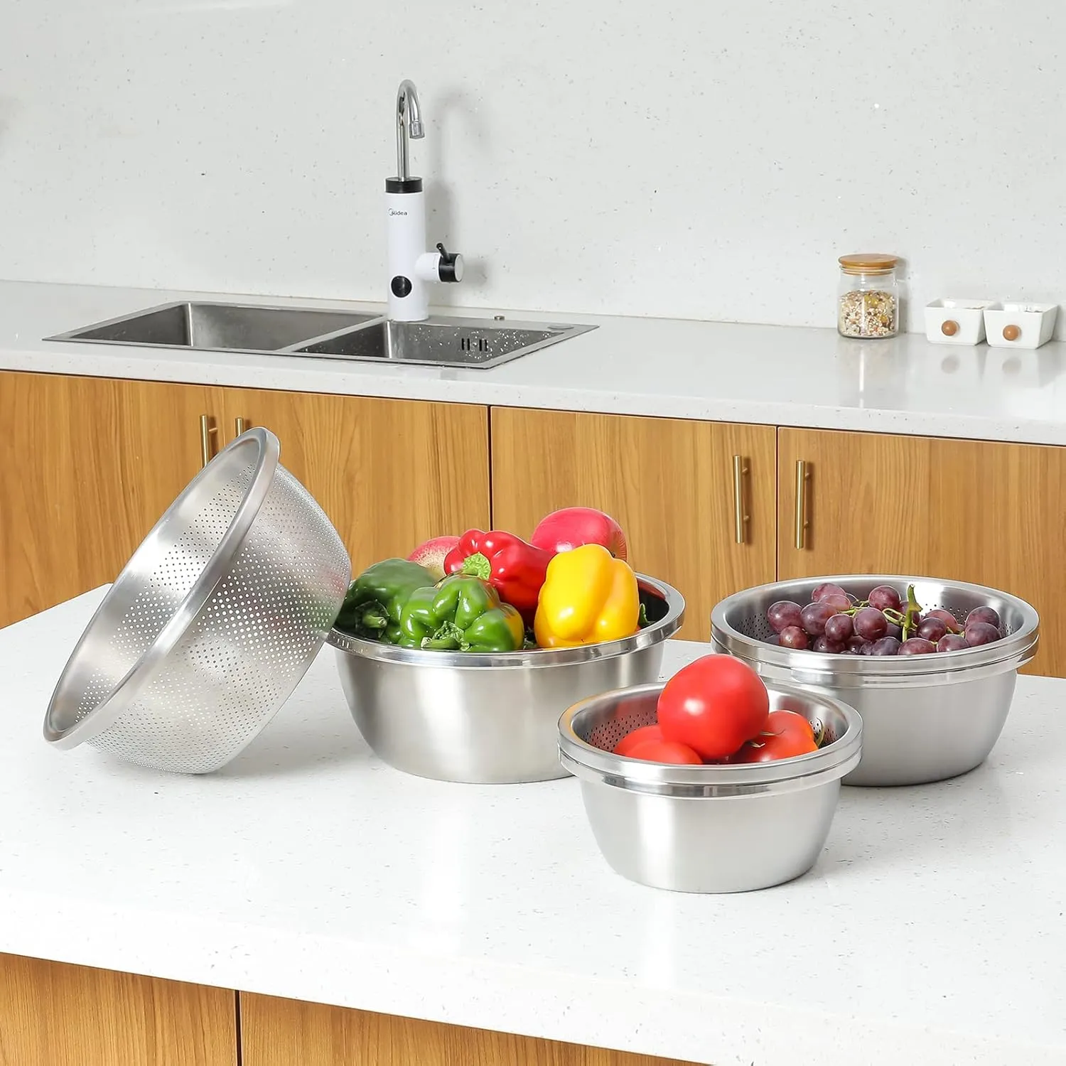 304 Stainless Steel Microporous Colander, 5QT Large Capacity with Mixing Bowl For washing vegetables, fruit and rice and for draining cooked pasta(2PC)