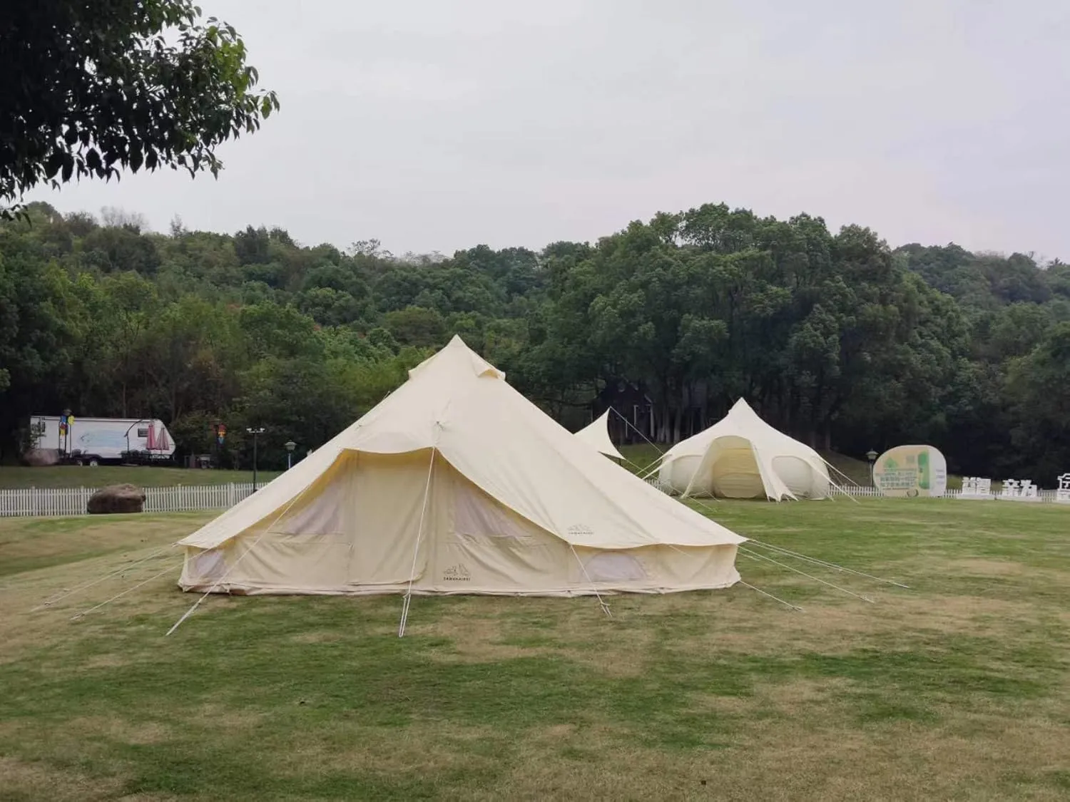 6-Person Canvas Bell Tent – 4-Season Glamping Yurt for Camping, Hunting & Parties – Heavy Cotton, Durable 2-in-1 Design, 2 Doors – White