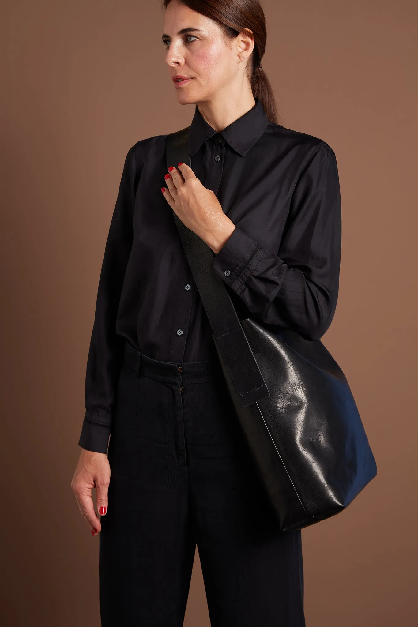 BOLD STRAP CROSSBODY
