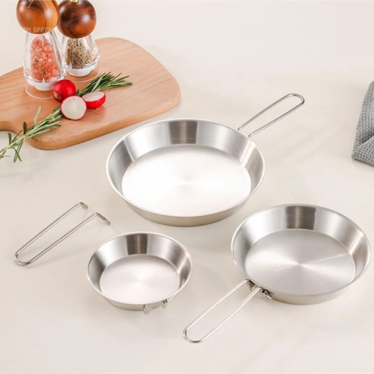 Camping Kitchen Utensil 304 Stainless Steel Frying Pan Outdoor Flat Bottom Frying Pan Portable Camping Cooker for Outdoor Cooking(12cm)