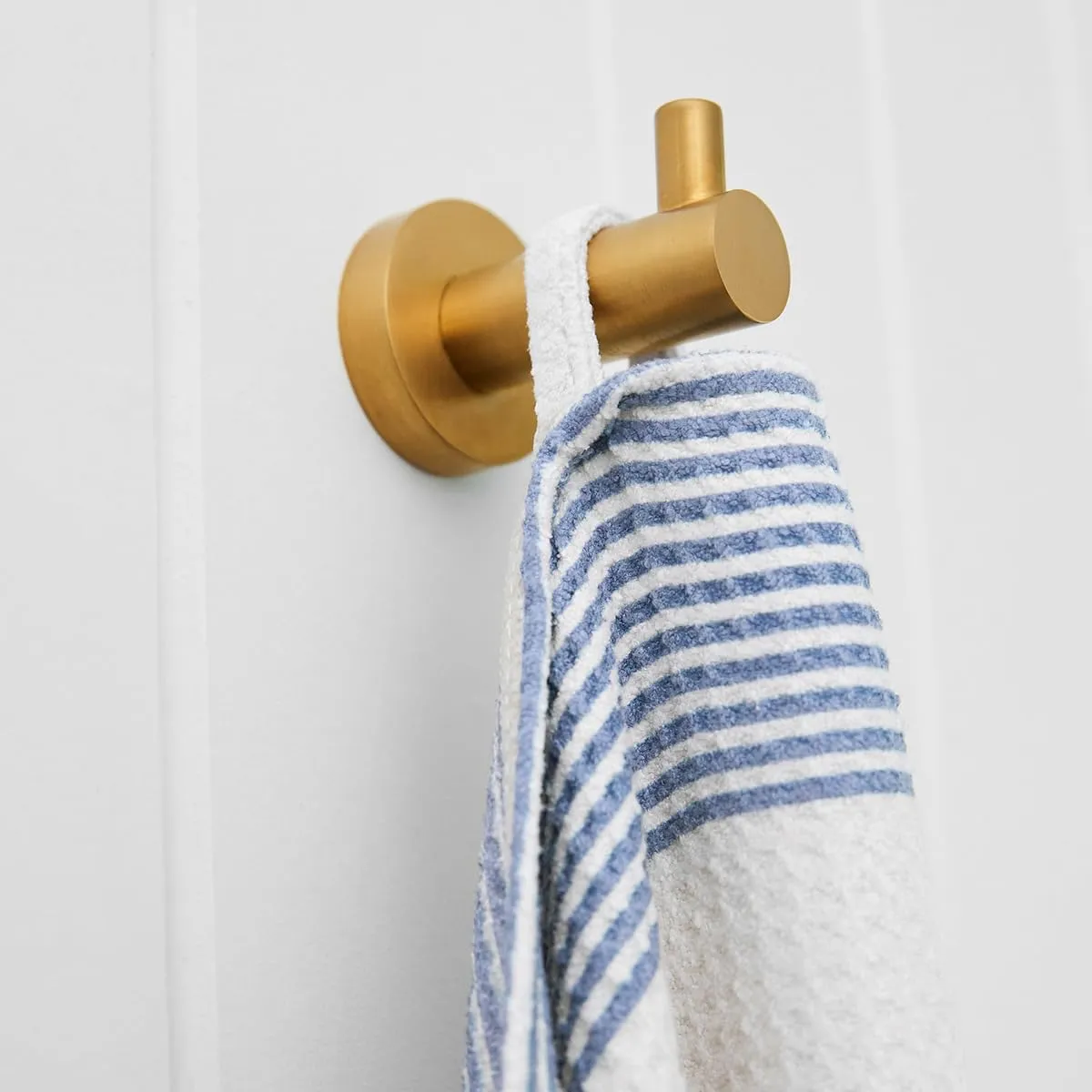 Dock & Bay Bath Towel - for Home - Quick Dry, Super Absorbent - Includes Bag - Storm Cloud, Large (160x70cm, 63"x28")