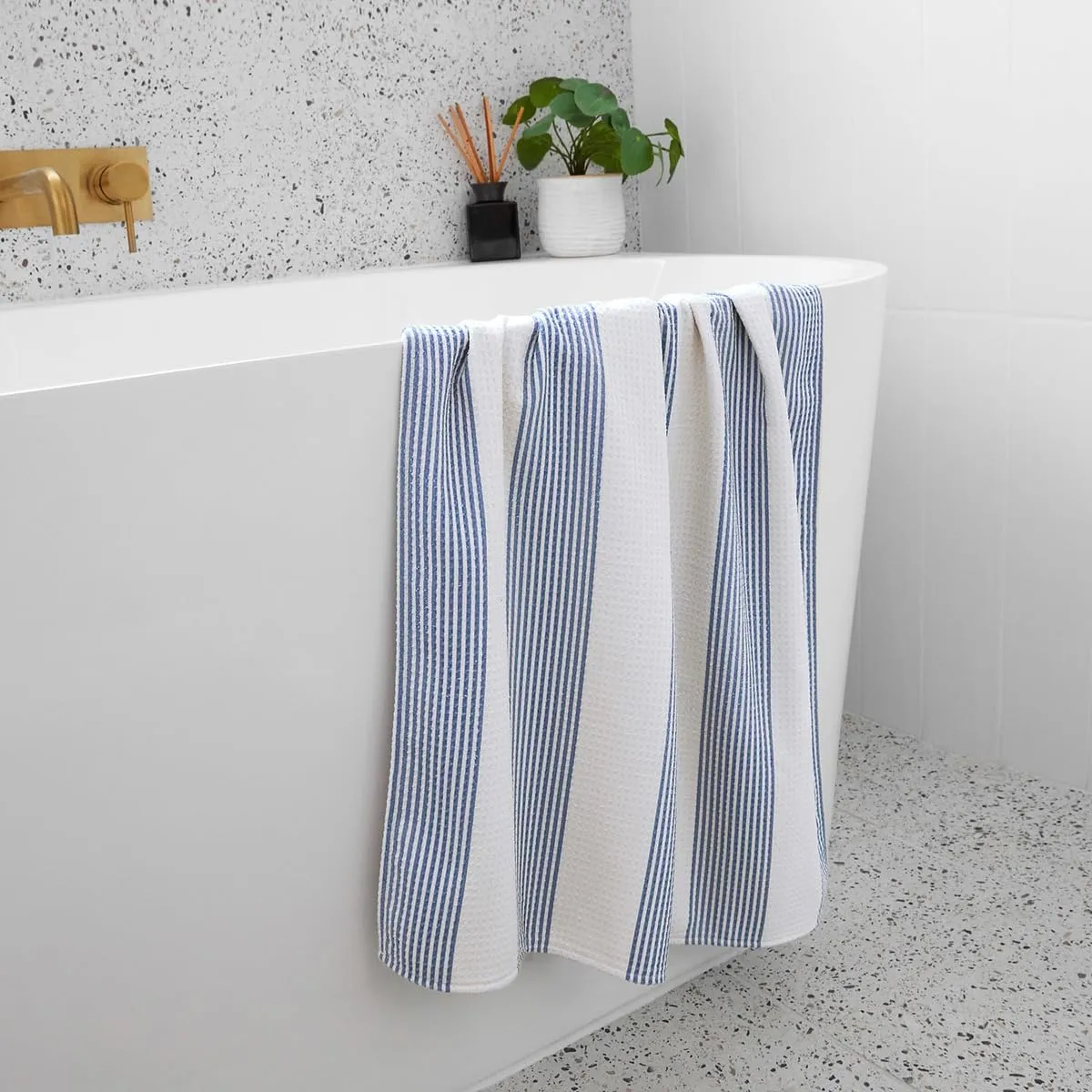 Dock & Bay Bath Towel - for Home - Quick Dry, Super Absorbent - Includes Bag - Storm Cloud, Large (160x70cm, 63"x28")