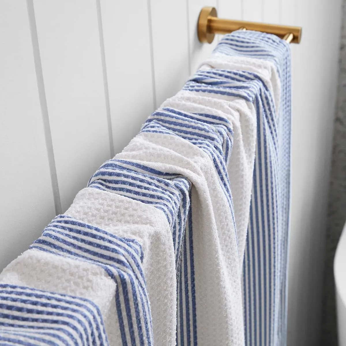 Dock & Bay Bath Towel - for Home - Quick Dry, Super Absorbent - Includes Bag - Storm Cloud, Large (160x70cm, 63"x28")