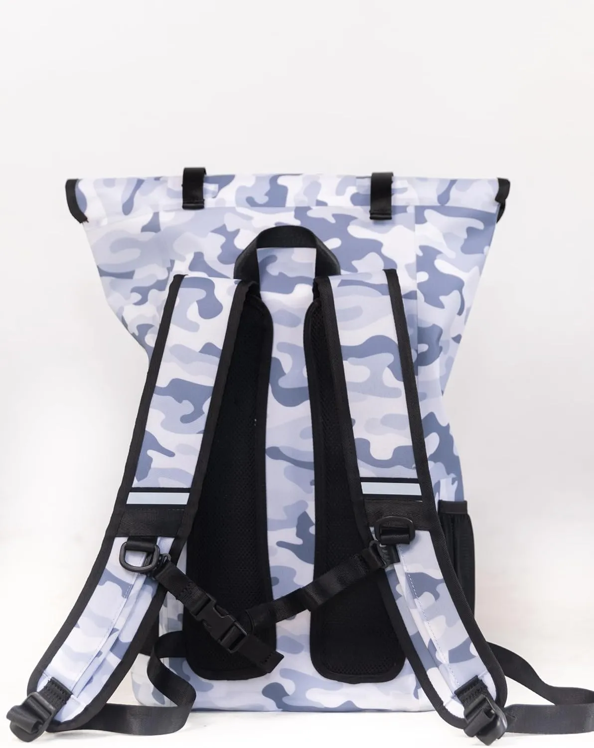 Dry Pocket Magnaguard 25L Thermoplastic Polyurethane (TPU) Auto-Sealing Floating Dry Bag, Waterproof up to 100 Feet (Snow Camo)