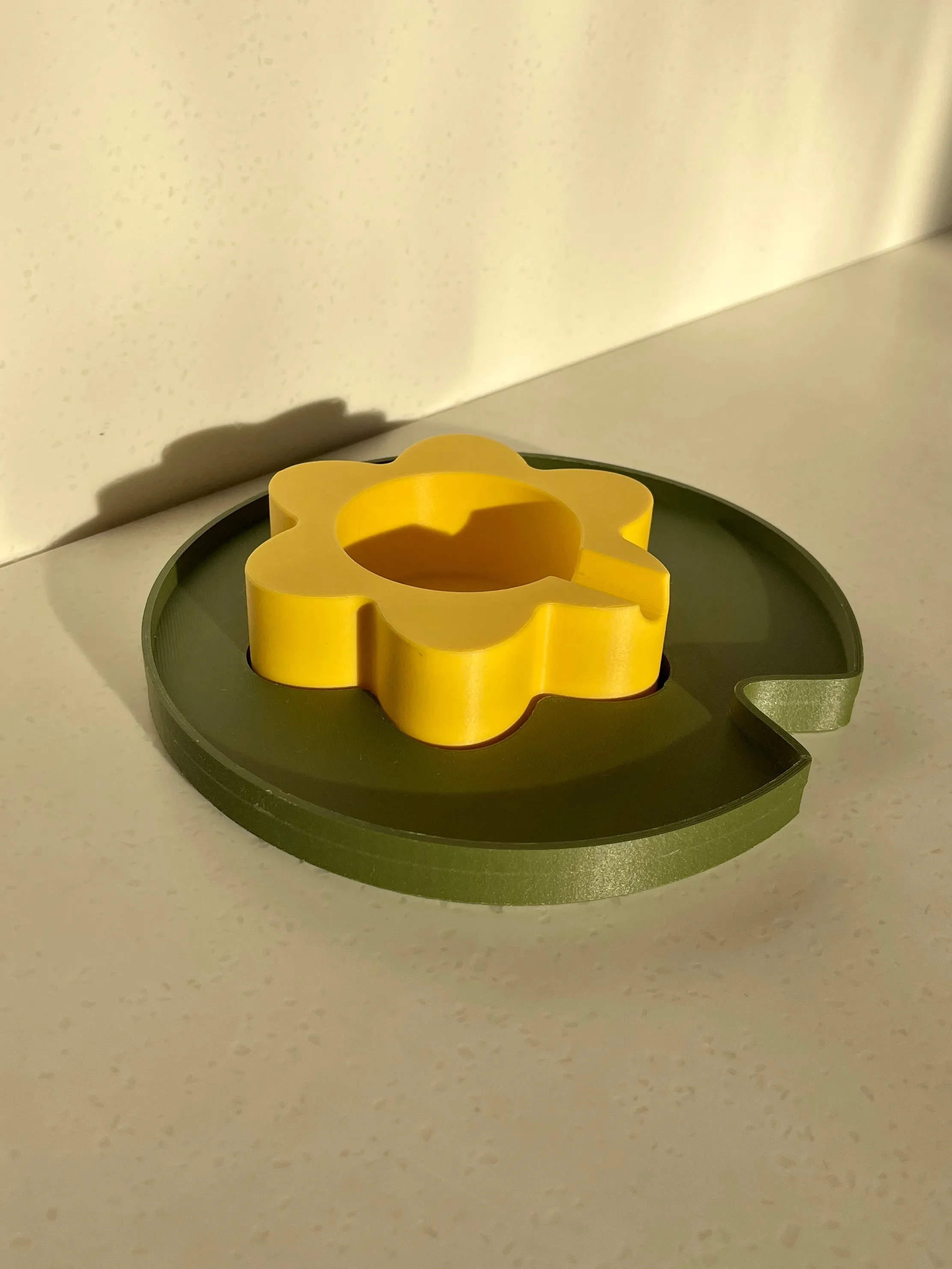 Floating Tray