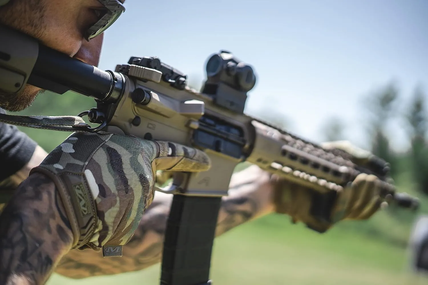 Mechanix Wear M-Pact 0.5MM Tactical Impact Resistant Gloves - Multi-Purpose Industrial Grip Gloves - Touchscreen Compatible - Machine Washable - Medium - MultiCam Camoflage