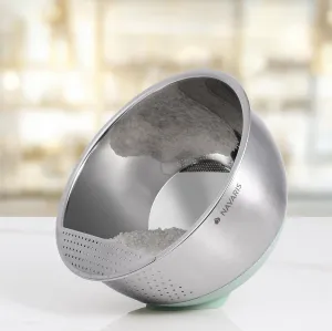 Navaris 22cm Stainless Steel Colander - Tiltable Sieve w/Front Strainer, Non-Slip Silicone Base - Metal Fruit Washer - Sieves and Strainers for Rice, Pasta, Food - Mint Green