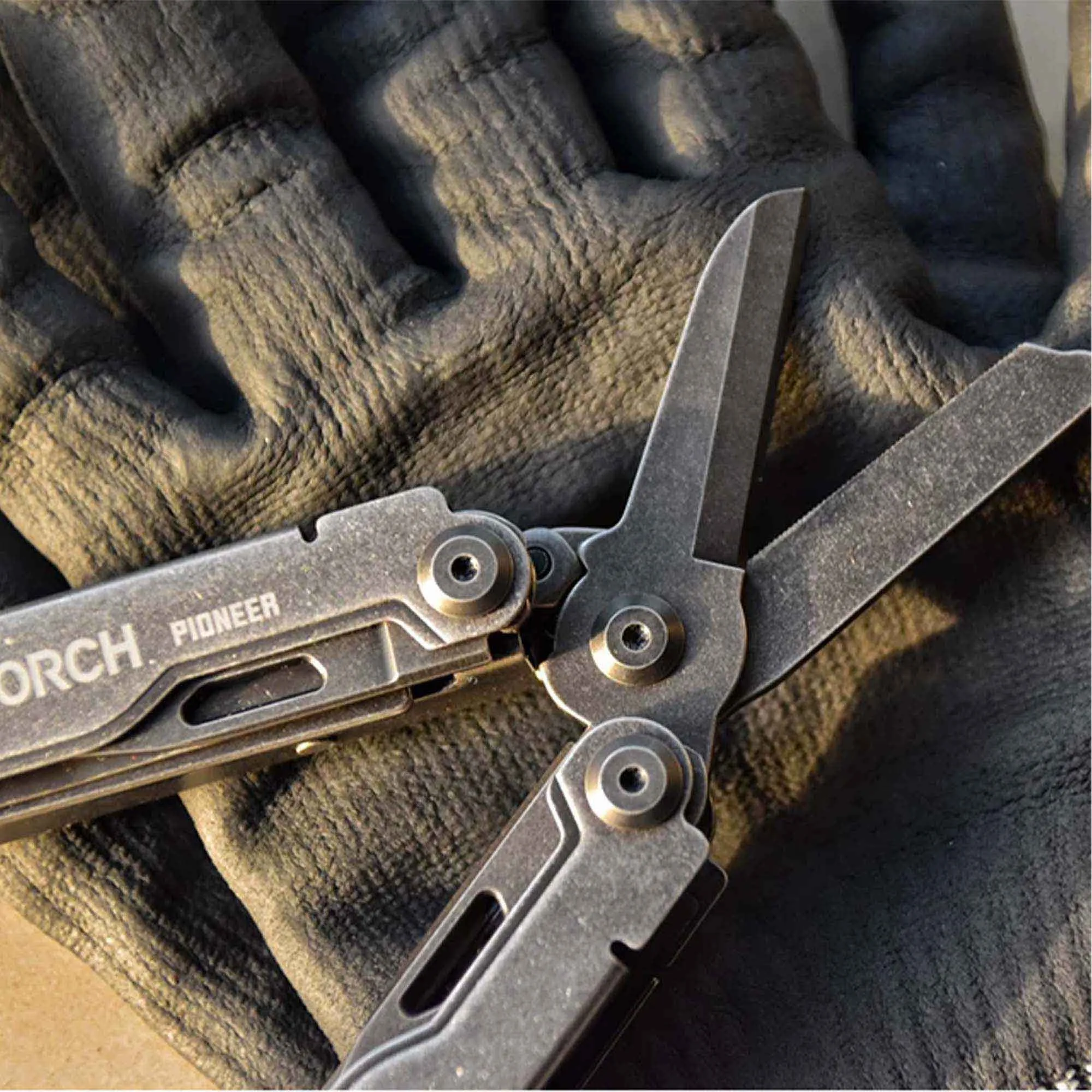 Outdoor Survival Tactical Multi Tool Pliers