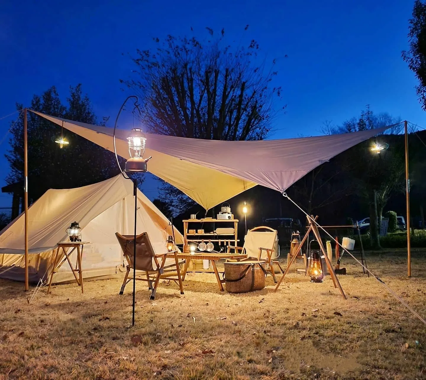 S'more Canvas Glamping Tent, 4-Season Camping Tent for Hiking and Backpacking, Large Cabin Tent Accommodate 4 Person, Ideal for Families or Groups of Friends