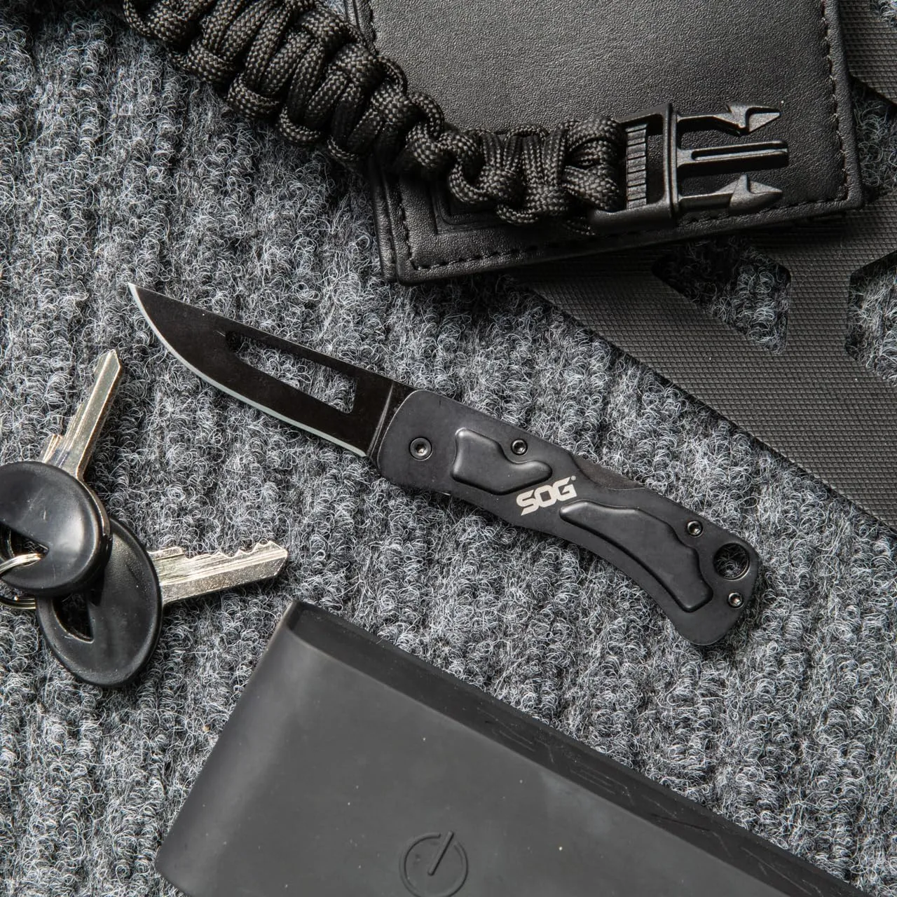 SOG PowerPint Mini Multi Tool - Utility Tool with 18 Lightweight Specialty Tools and SOG Centi II Folding Pocket Keychain Combo Set - Great Everyday Carry for Men or Women