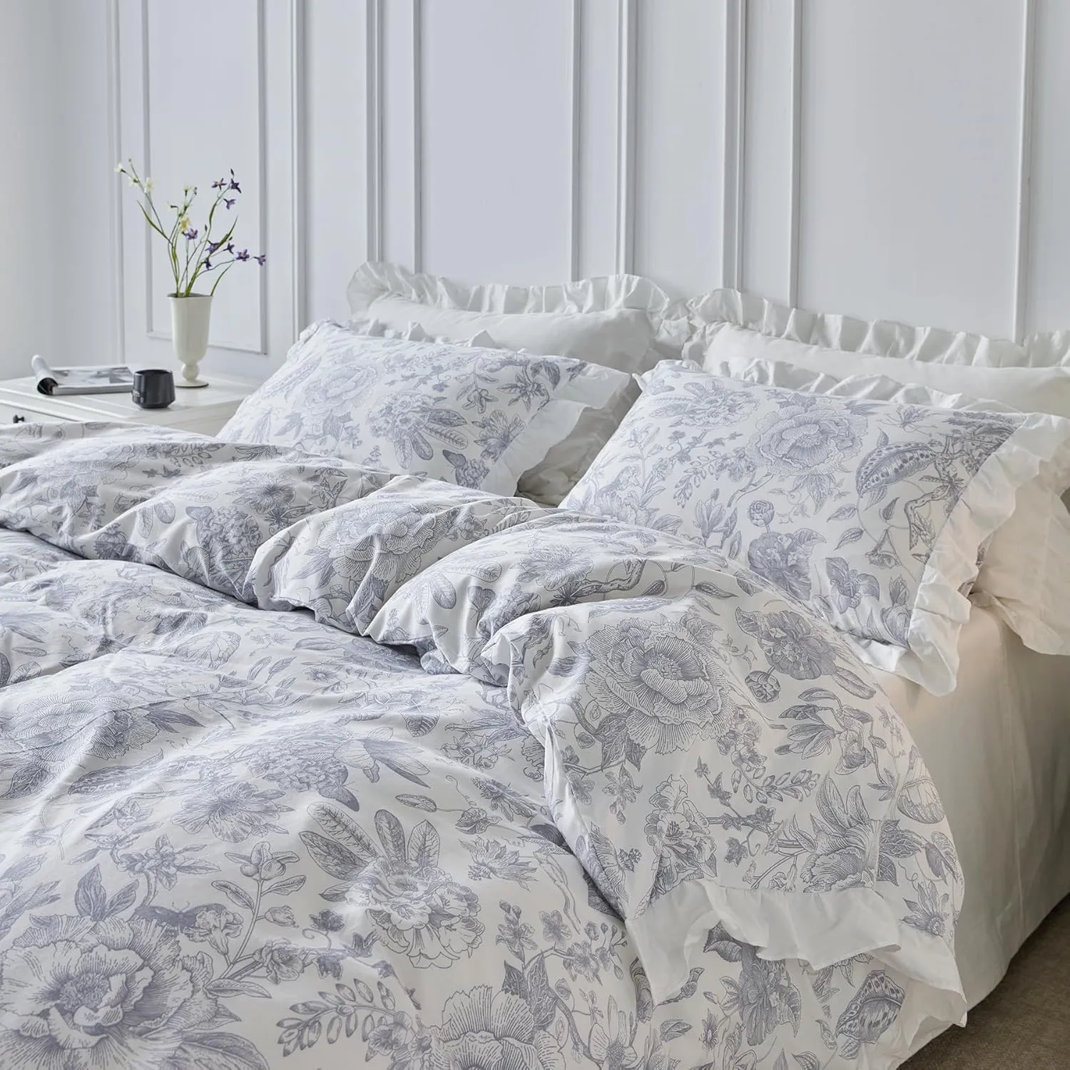 SUSYBAO White Ruffle Duvet Cover Queen 100% Cotton Vintage Blue Floral Duvet Cover 3 Pcs Set 1 French Style Botanical Duvet Cover with Zipper Ties 2 Pillow Shams Soft Farmhouse Flower Bedding Set