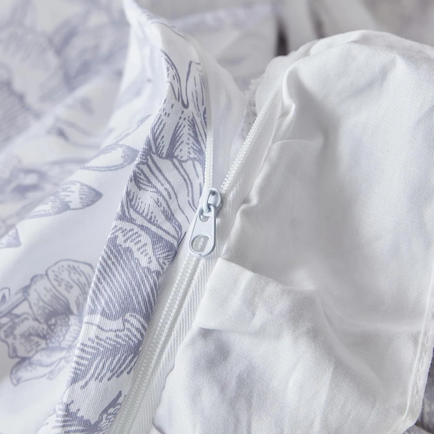 SUSYBAO White Ruffle Duvet Cover Queen 100% Cotton Vintage Blue Floral Duvet Cover 3 Pcs Set 1 French Style Botanical Duvet Cover with Zipper Ties 2 Pillow Shams Soft Farmhouse Flower Bedding Set