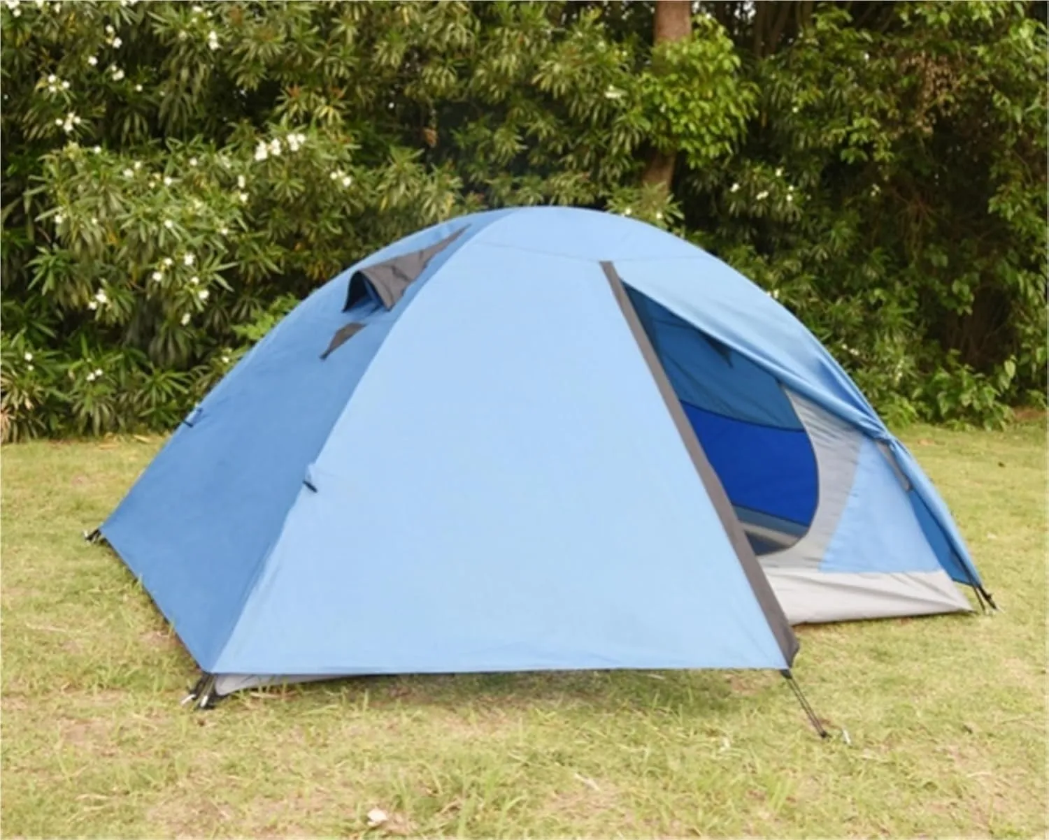Tent Outdoor Double Layer Portable Folding Camping Tent Camping Tent Rainproof and Windproof