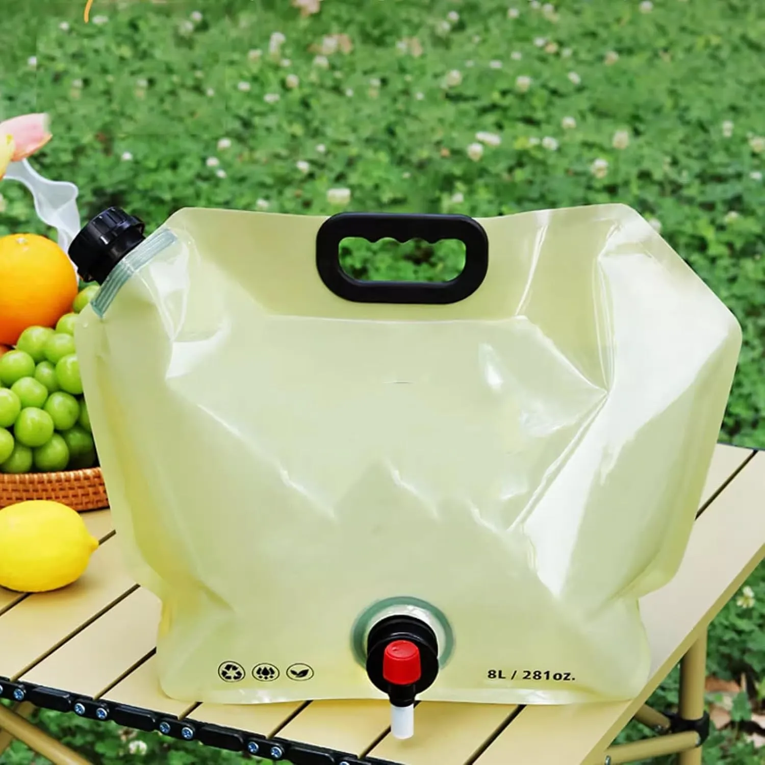 Water Storage Bladder 8L Foldable Plastic Water Storage Bag with Faucet Portable Water Tank with Capacity Water Level Line for Camping, Hiking, Emergency Water Storage(Green,2 Pieces)
